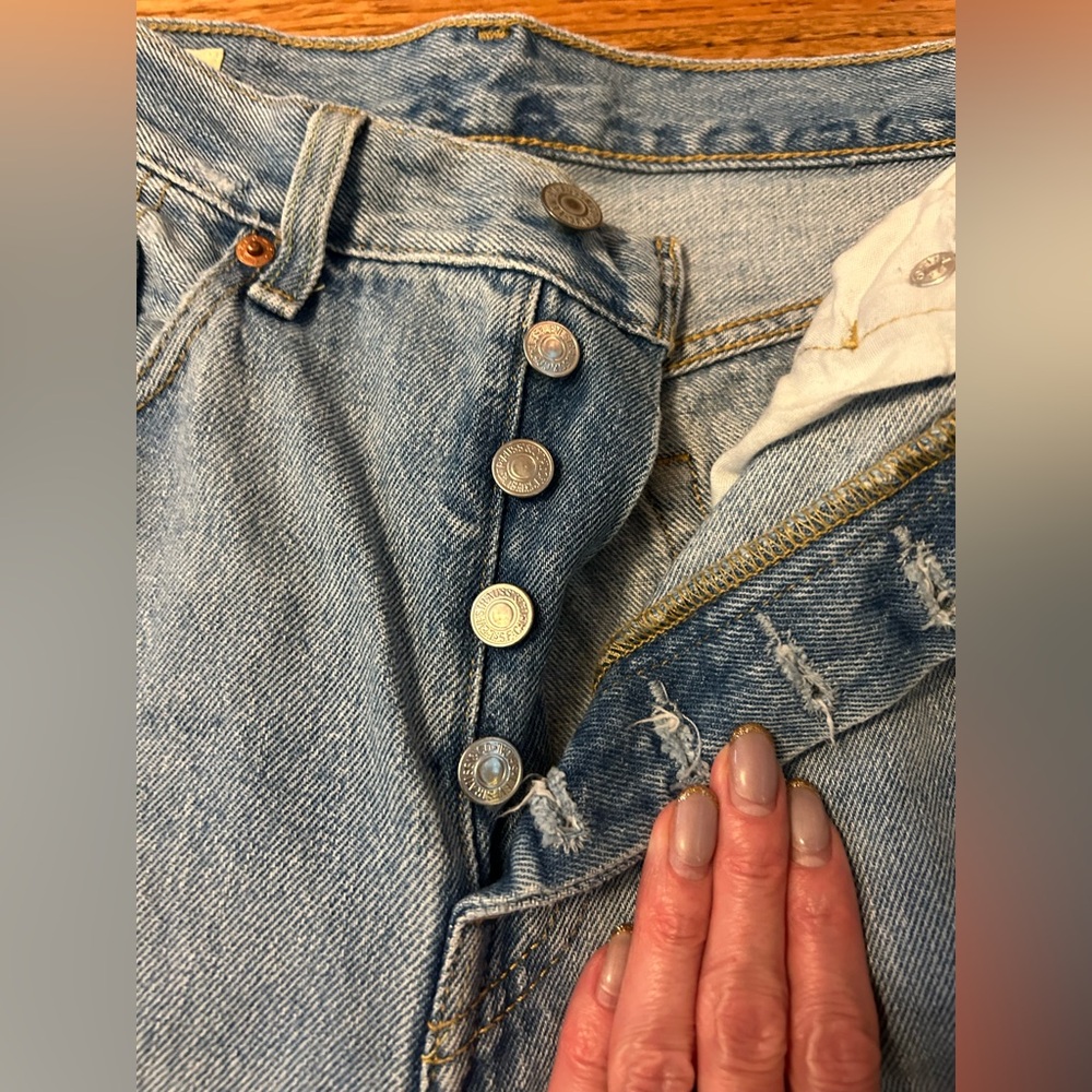Levi’s 501 Original Fit Women’s Jeans - Picture 10 of 14